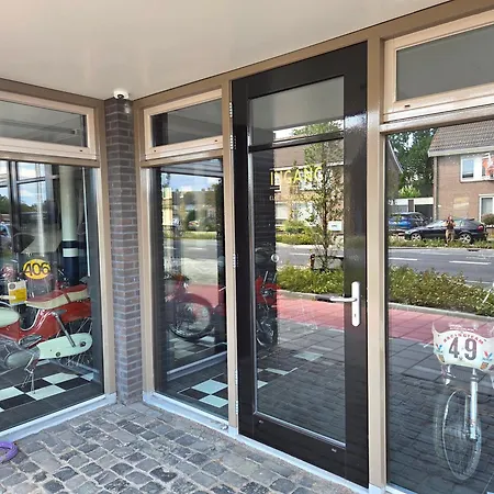 Center 11 * Zundert